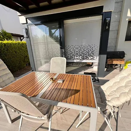 Serenity In Designer 别墅 博德鲁姆